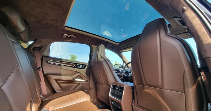 Porsche Cayenne cena 459000 przebieg: 19500, rok produkcji 2021 z Halinów małe 37
